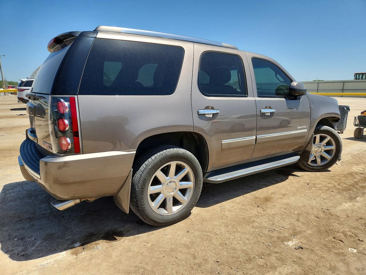 2014 GMC Yukon Denali - Фото 3