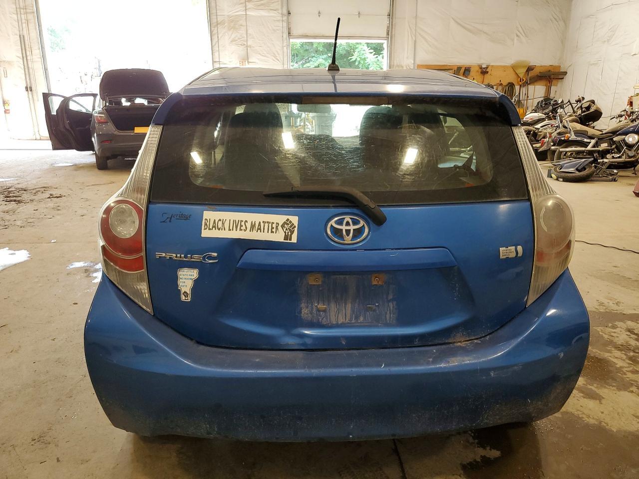 2013 Toyota Prius C Two - Image 6
