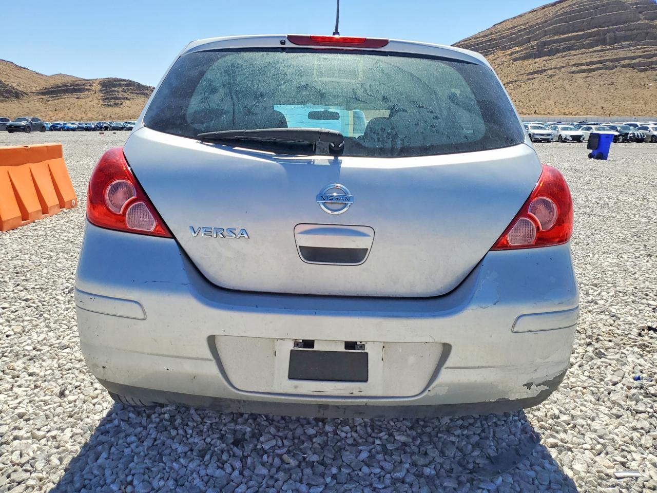 2011 Nissan Versa 1.8 S - Image 6