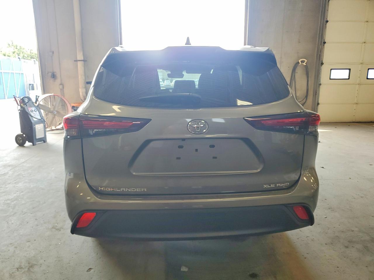 2025 Toyota Highlander Xle - Фото 6