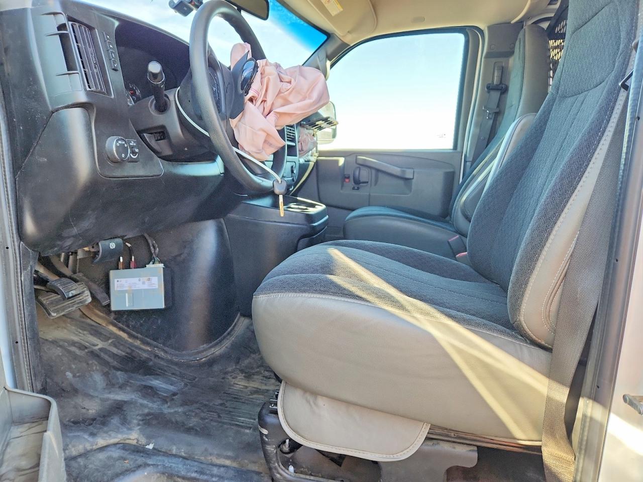 2020 GMC Savana 2500 Cargo Delivery Van - Фото 7