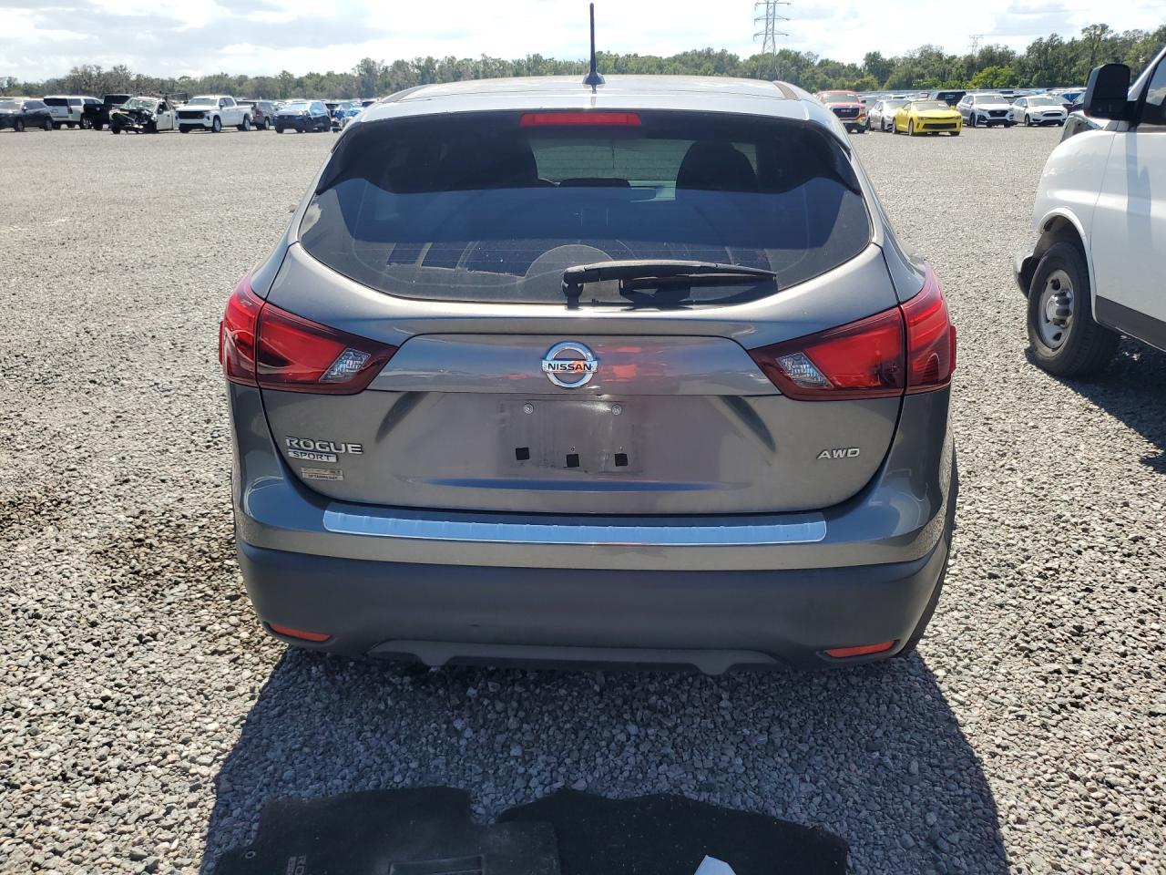 2017 Nissan Rogue Sport S - Image 6