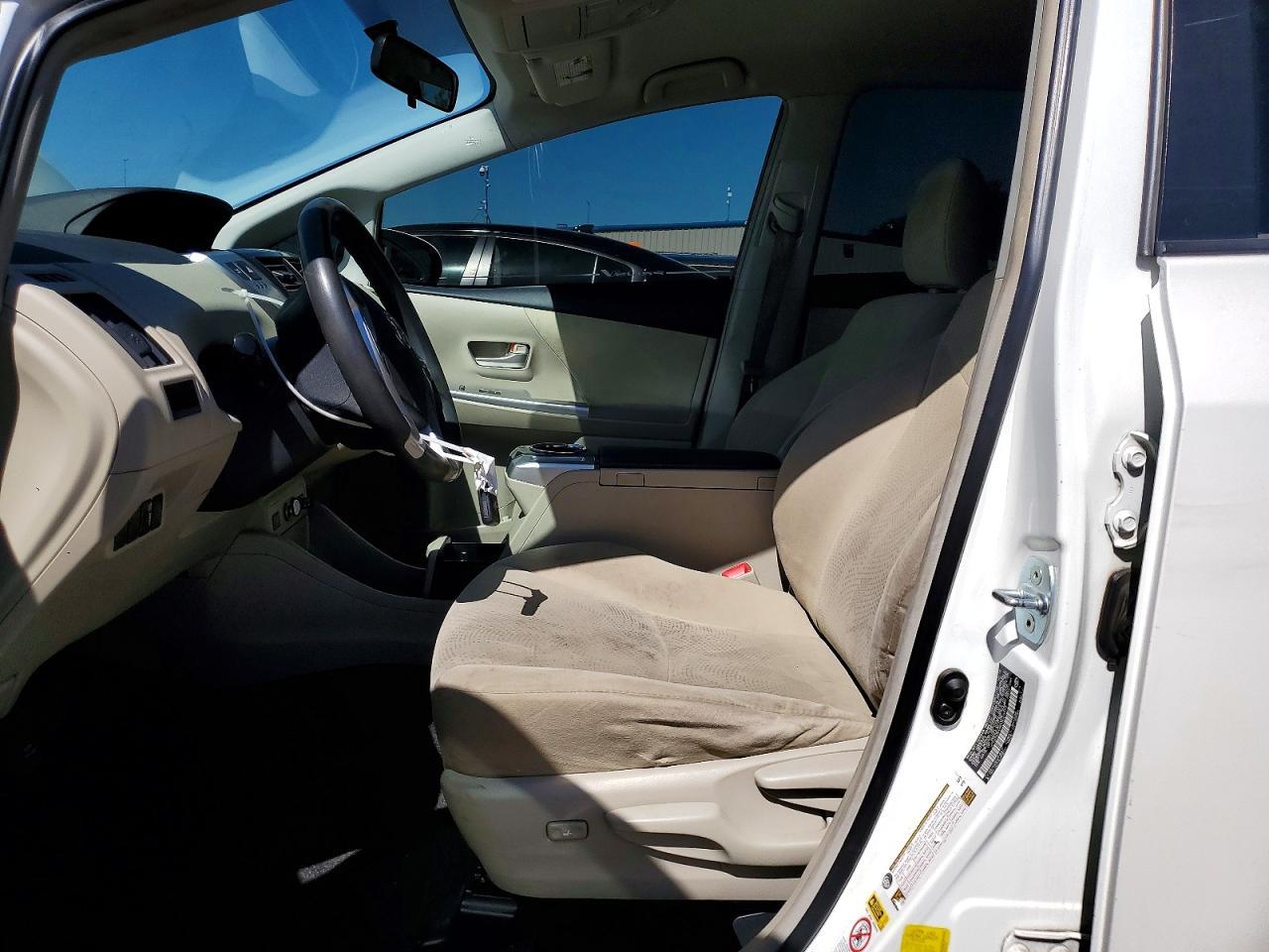 2013 Toyota Prius V Three - Фото 7