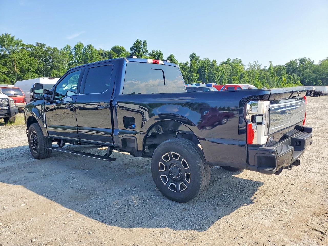 2024 Ford F250 Super Duty - Фото 2