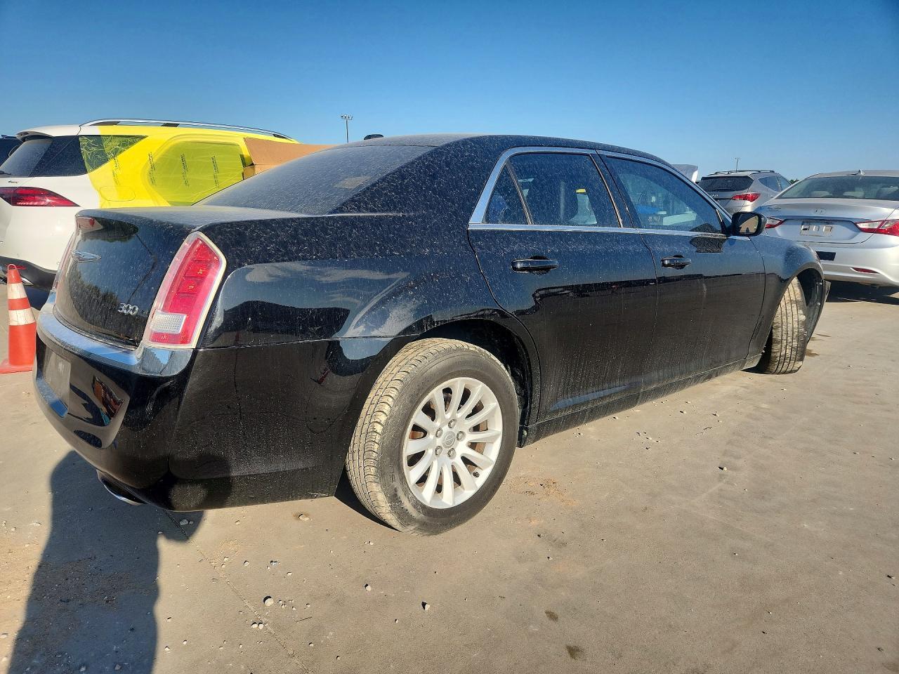 2014 Chrysler 300 - Фото 3