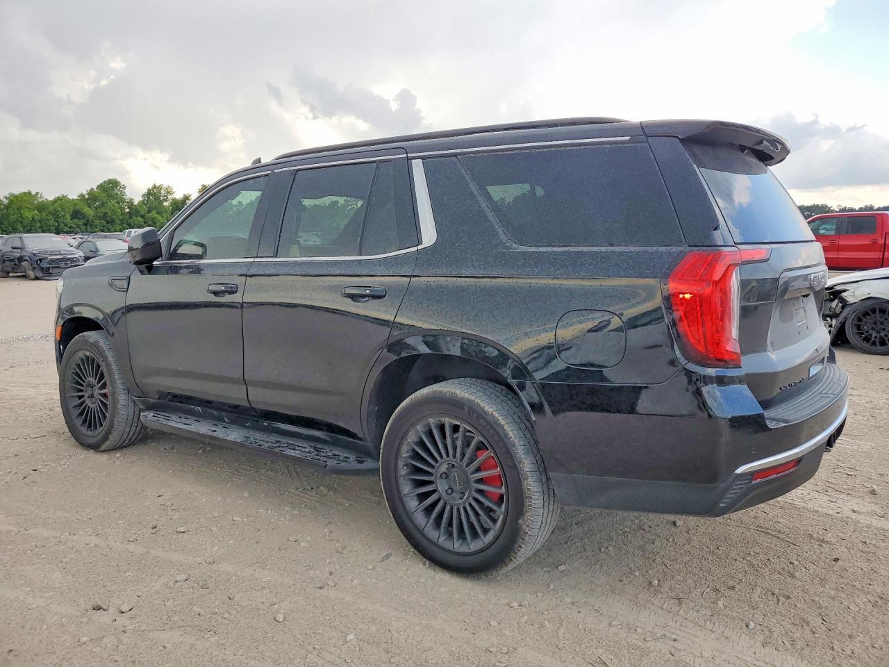 2022 GMC Yukon Sle - Фото 2
