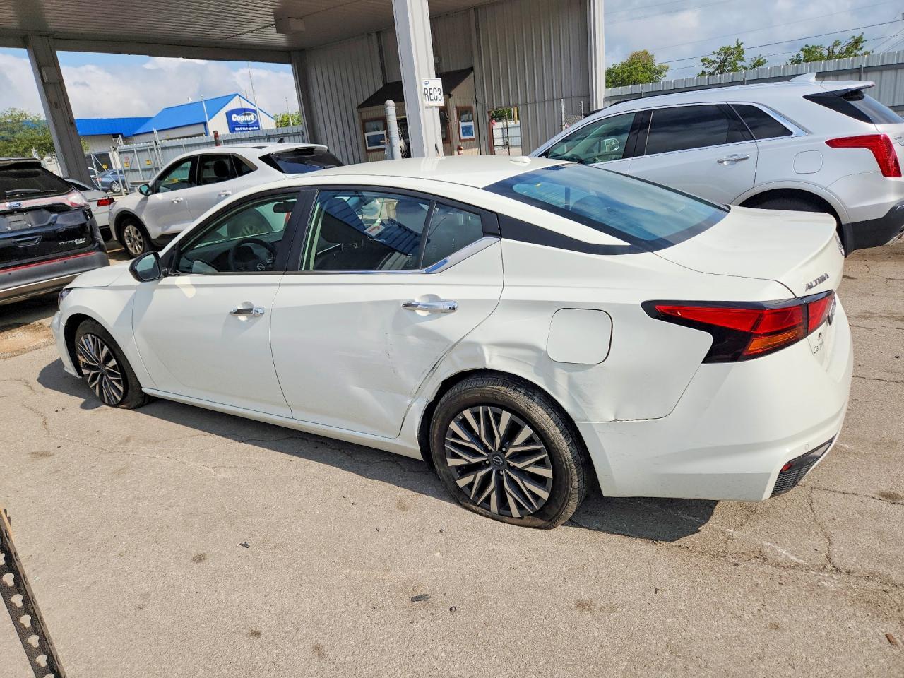 2025 Nissan Altima Sv - Image 2
