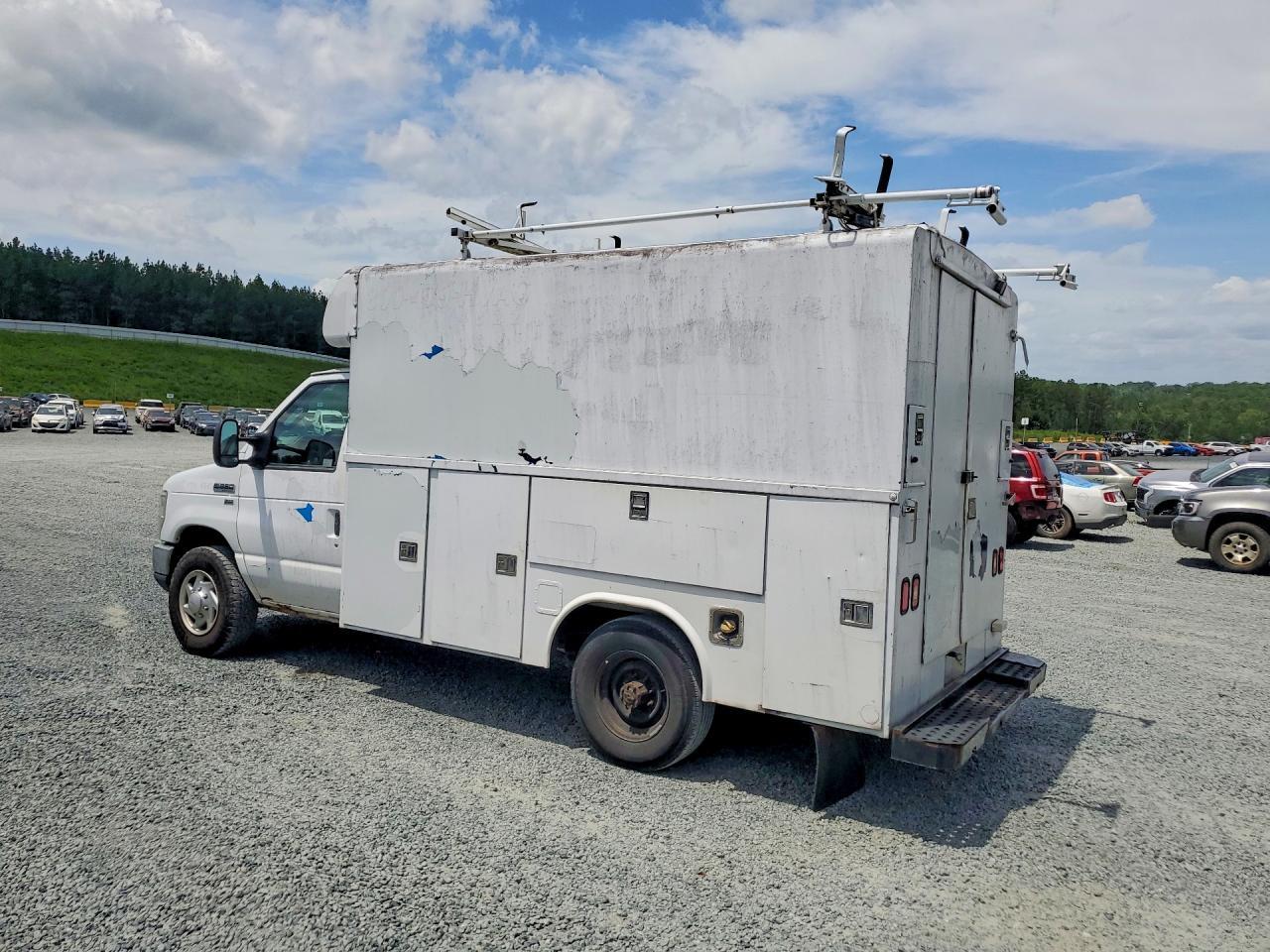 2012 Ford Econoline - Image 2