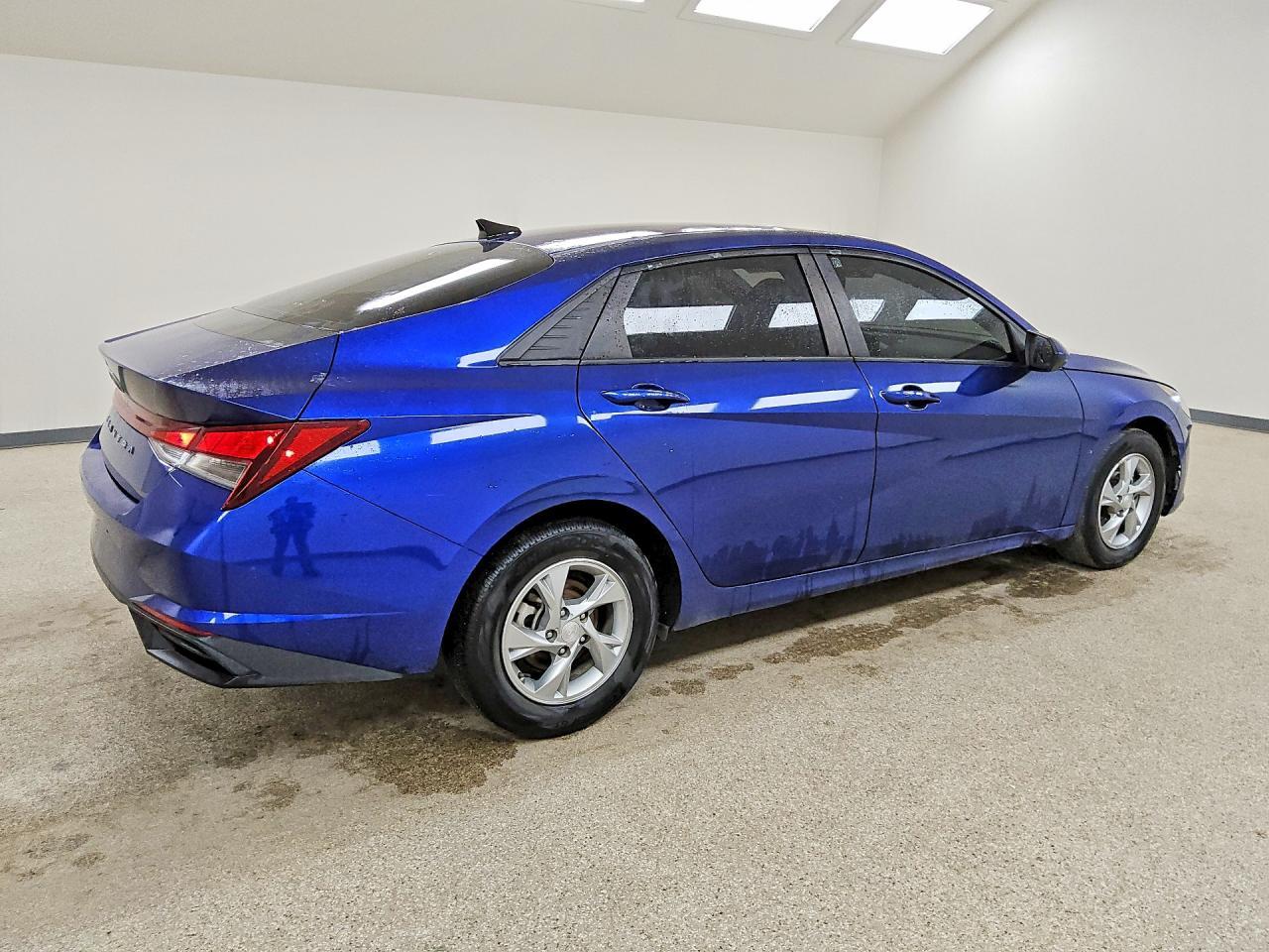 2023 Hyundai Elantra Se - Фото 3