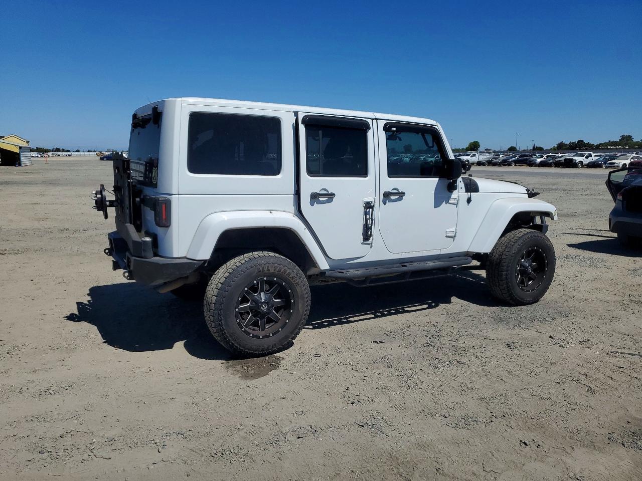 2012 Jeep Wrangler Unlimited Sahara - Image 3