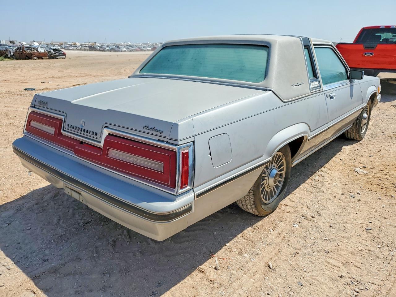 1980 Ford Thunderbird - Фото 3