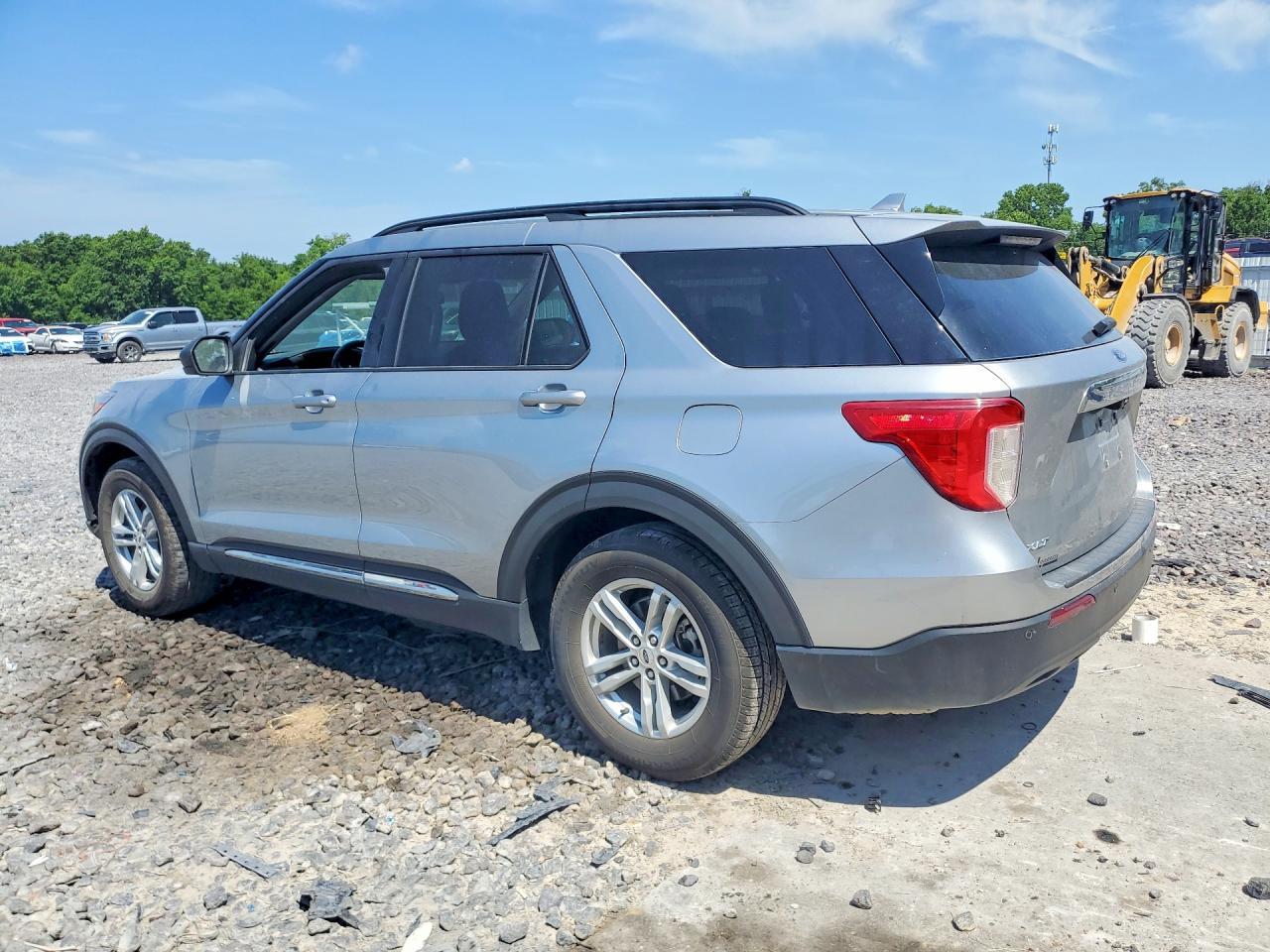 2020 Ford Explorer Xlt - Image 2