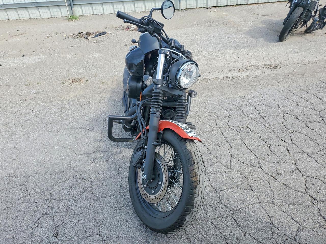 2024 Honda Vt750 C2B - Фото 2
