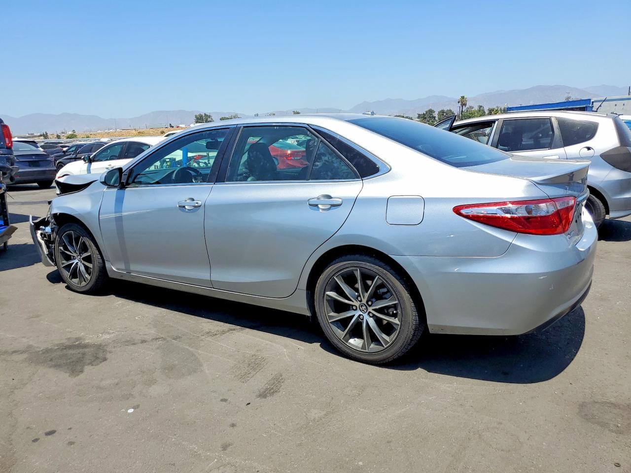 2017 Toyota Camry Xse - Фото 2
