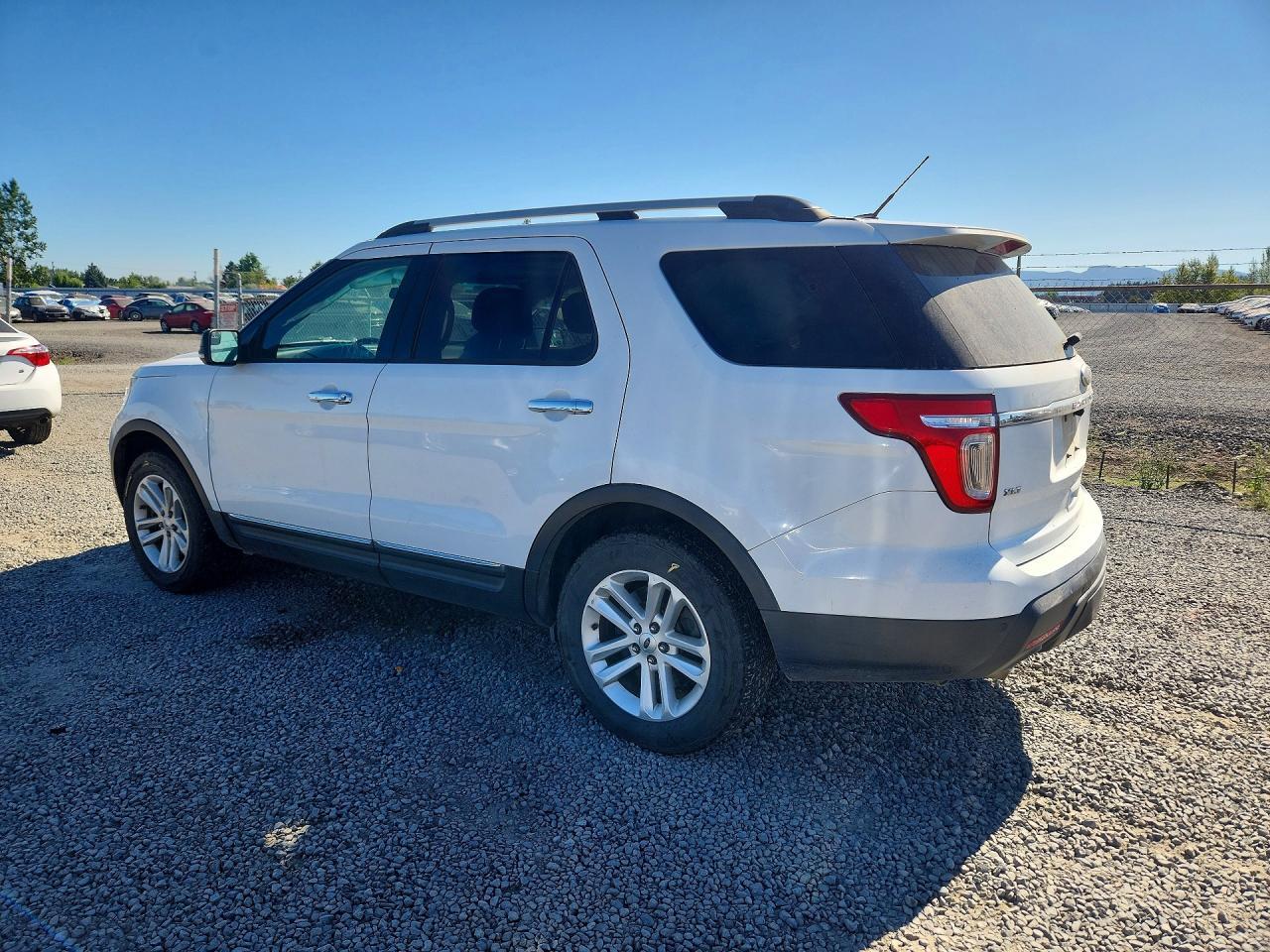 2015 Ford Explorer Xlt - Фото 2