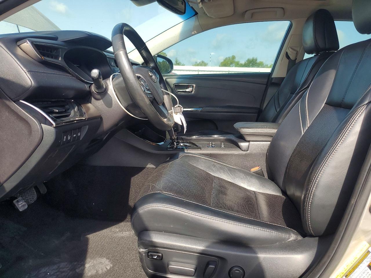 2016 Toyota Avalon Hybrid Limited - Image 7