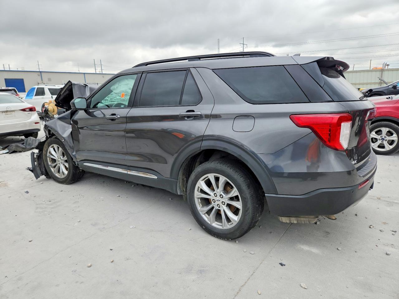 2020 Ford Explorer Xlt - Фото 2