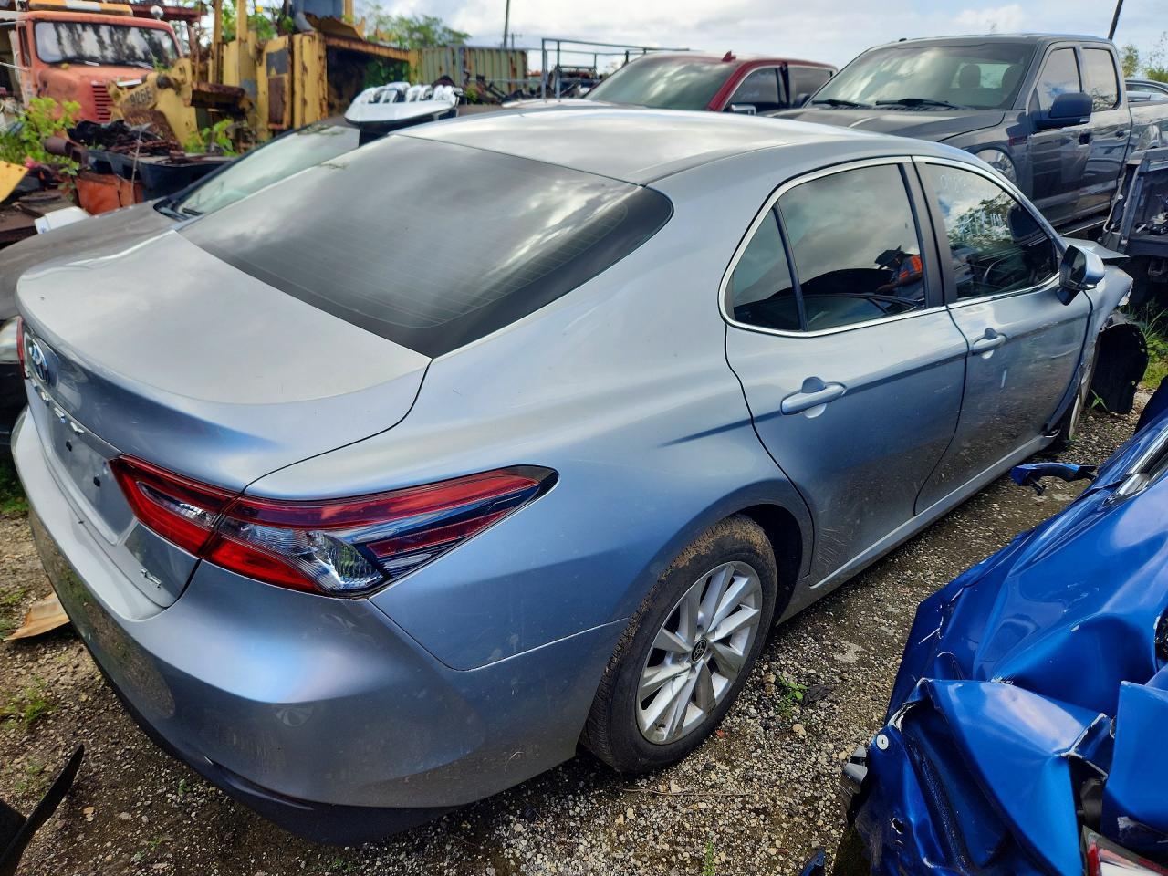 2023 Toyota Camry Le - Фото 3