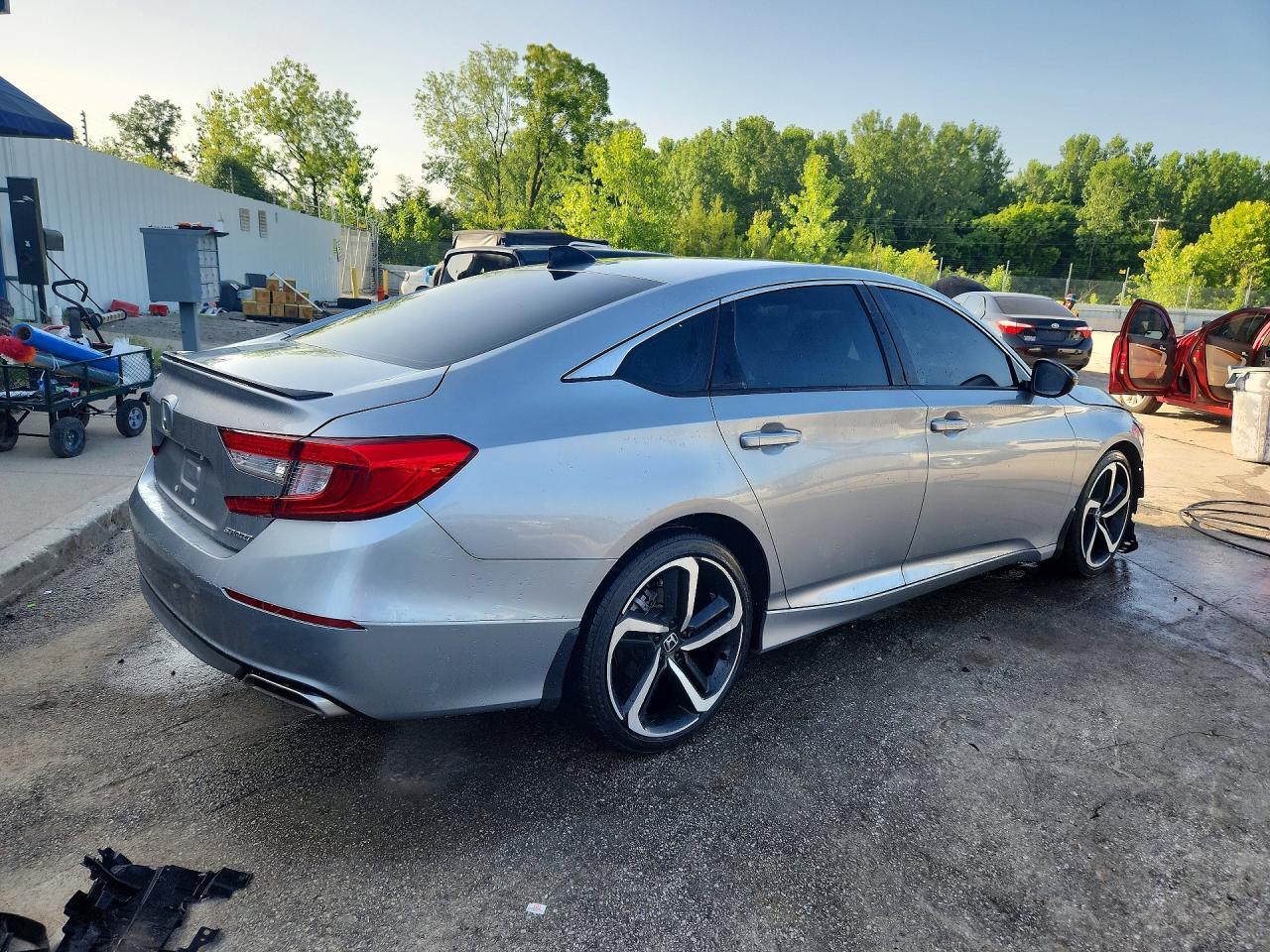 2022 Honda Accord Sport - Фото 3