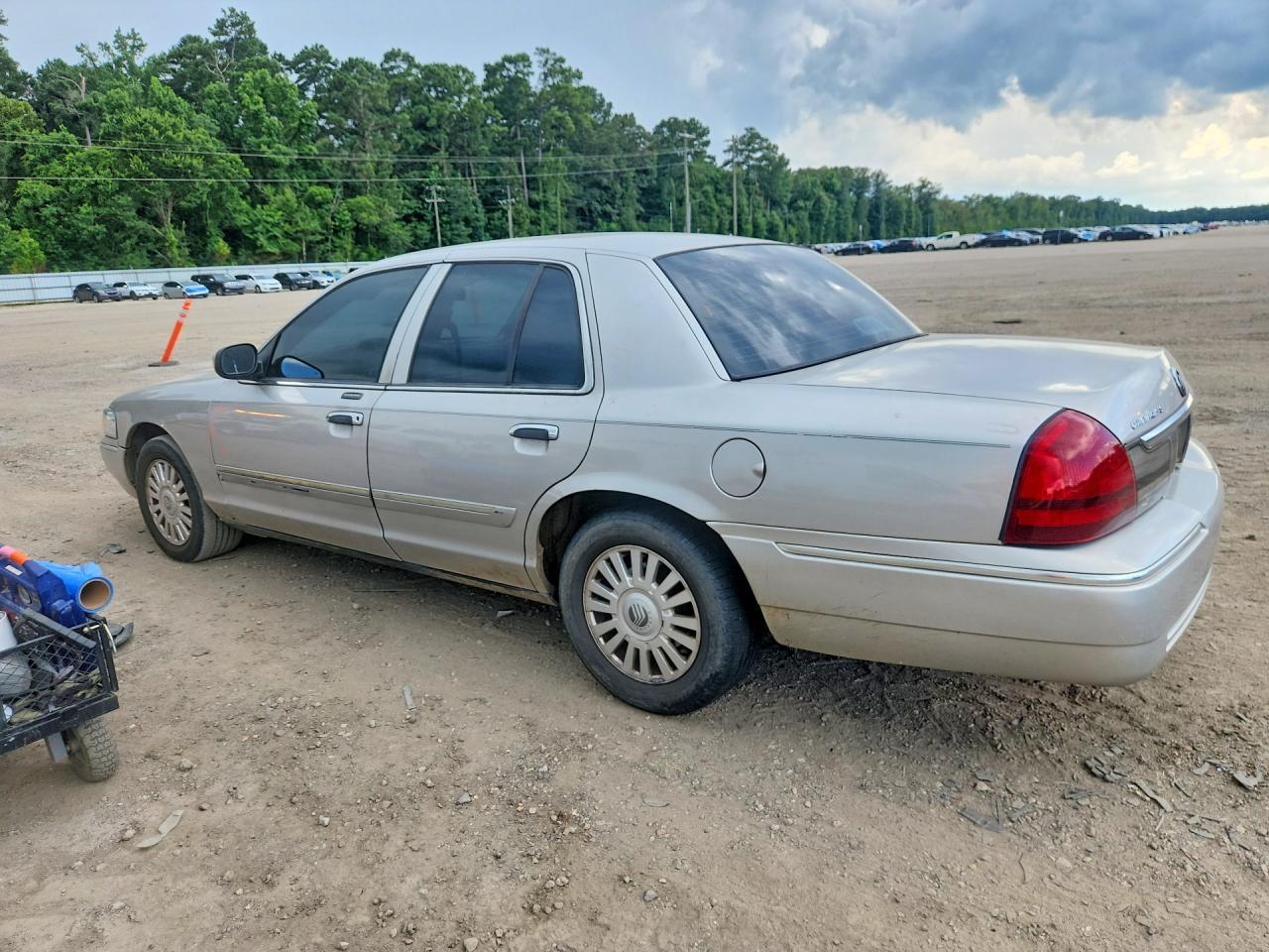 2008 Mercury Grand Marquis Ls - Image 2
