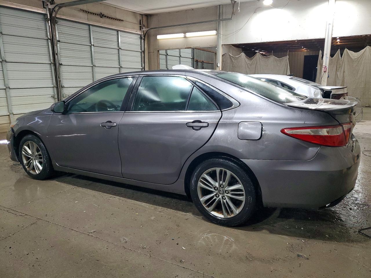 2015 Toyota Camry Se - Фото 2