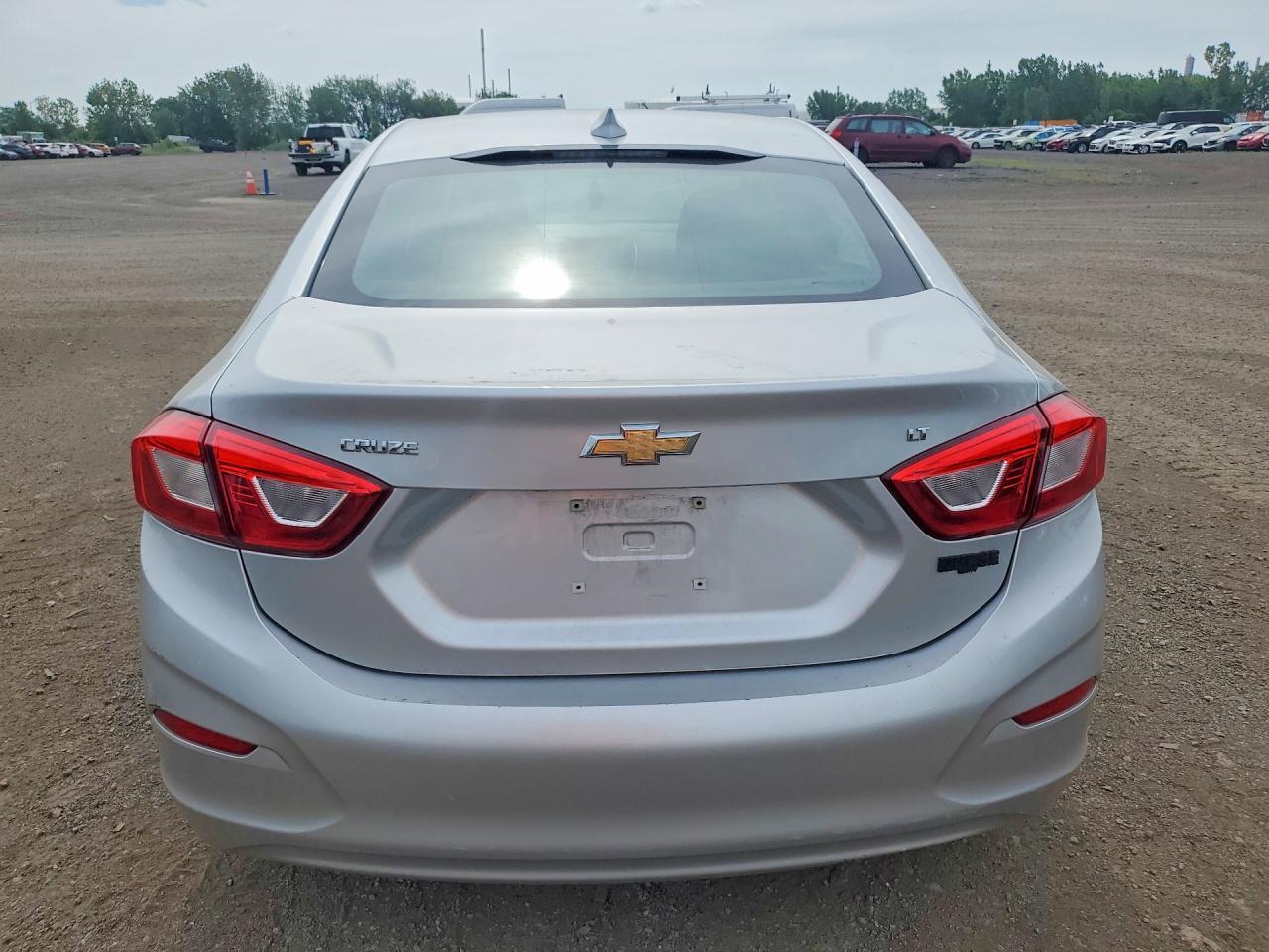 2018 Chevrolet Cruze Lt - Image 6