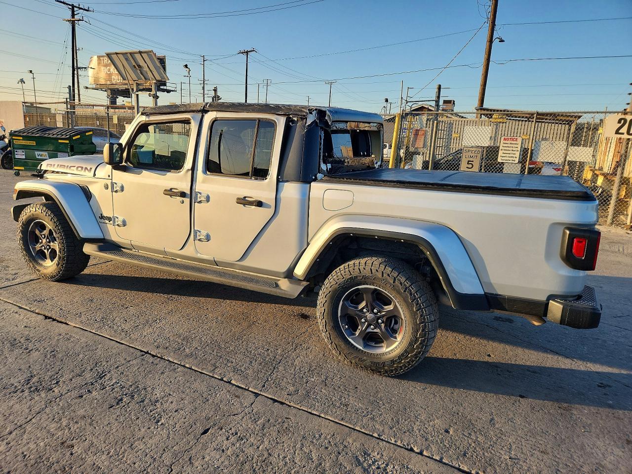 2022 Jeep Gladiator Sport - Image 2