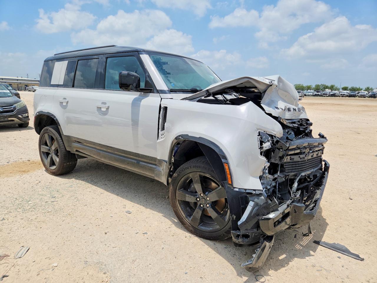 2026 Land Rover Defender 110 X-Dynamic Se - Фото 4