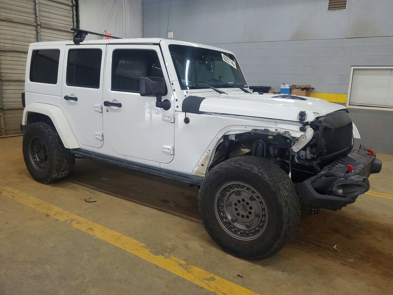 2015 Jeep Wrangler Unlimited Rubicon - Image 4