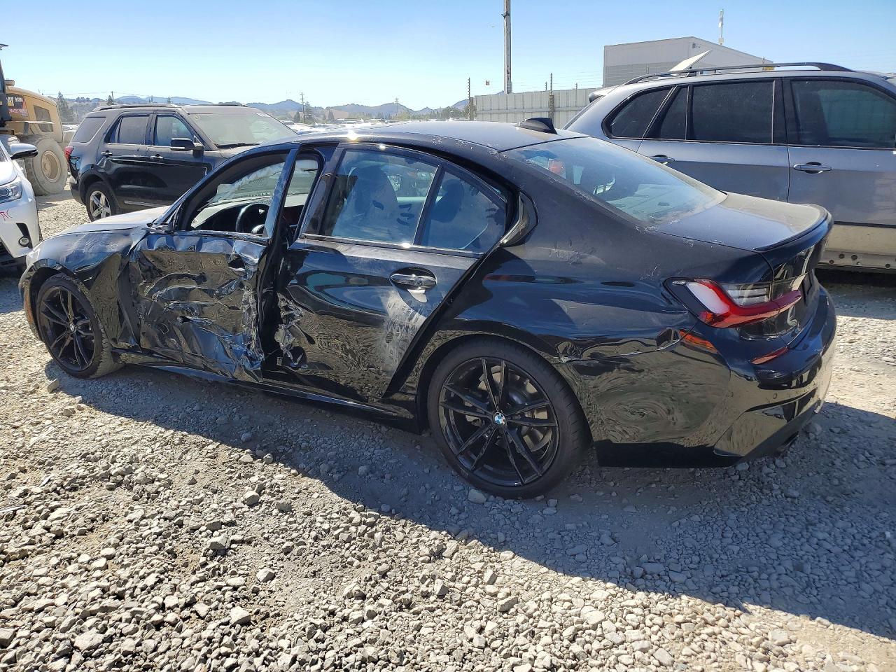 2022 BMW 330I - Фото 2