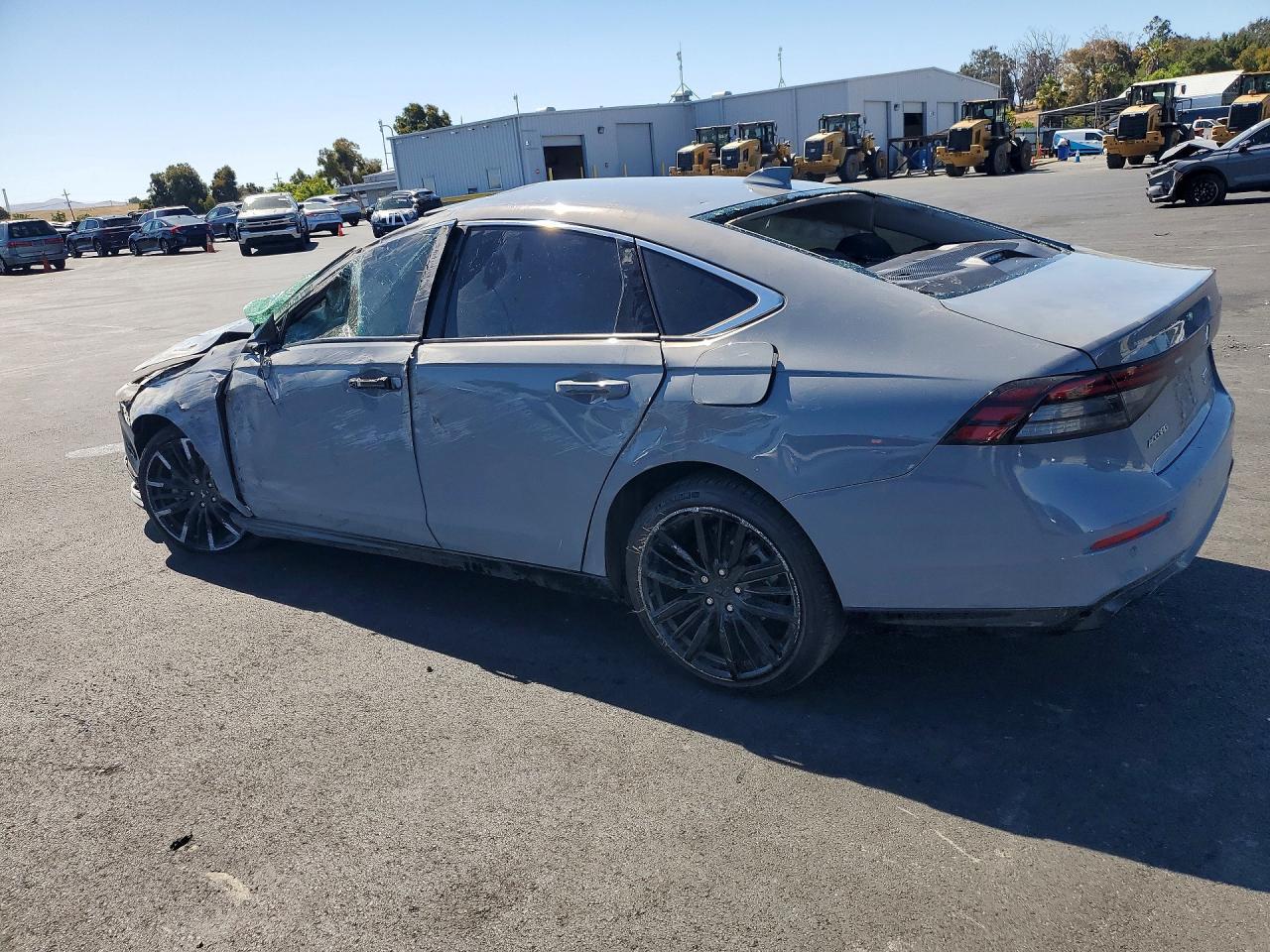 2024 Honda Accord Touring Hybrid - Image 2