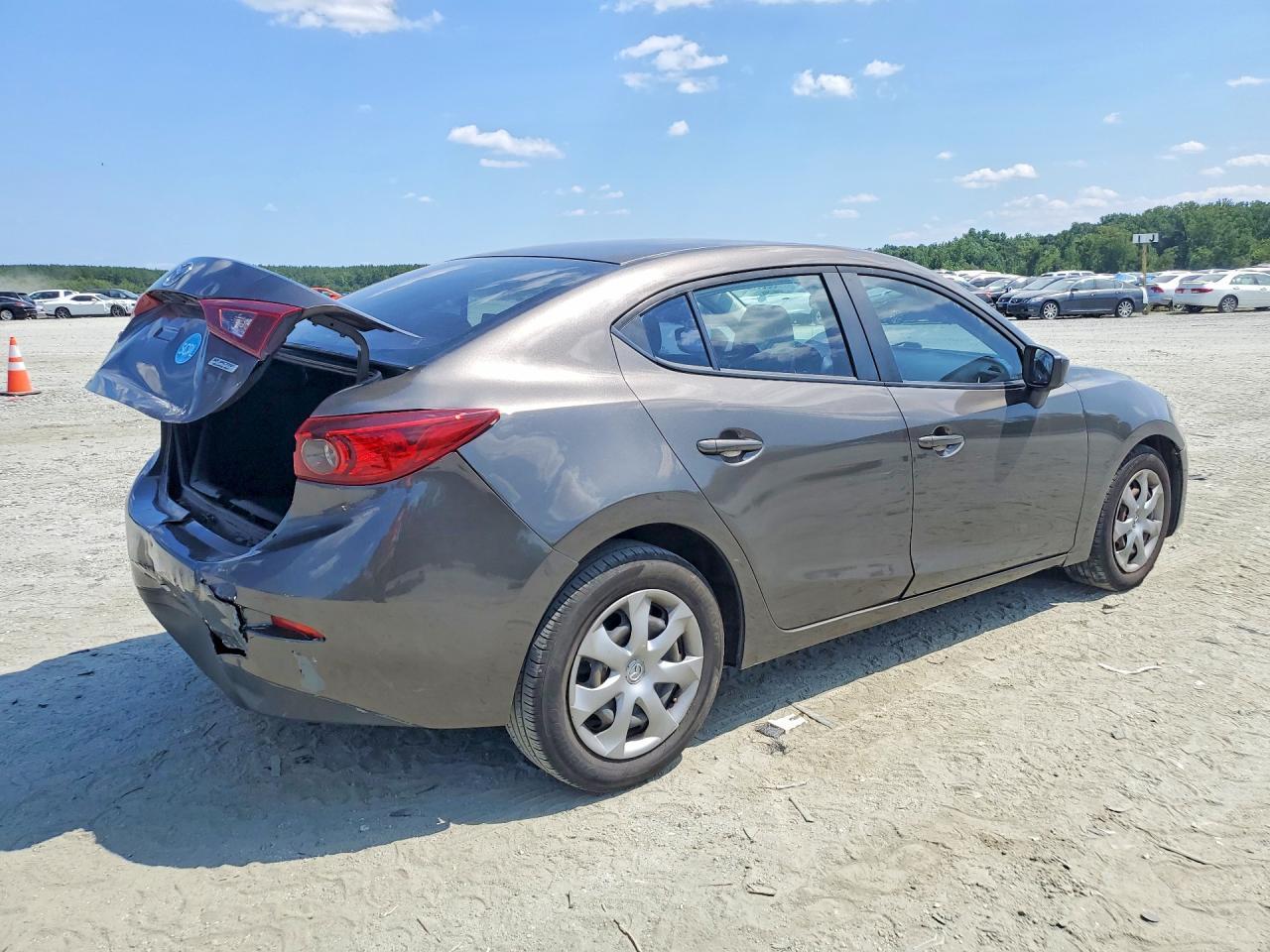 2014 Mazda 3 Sport - Image 3