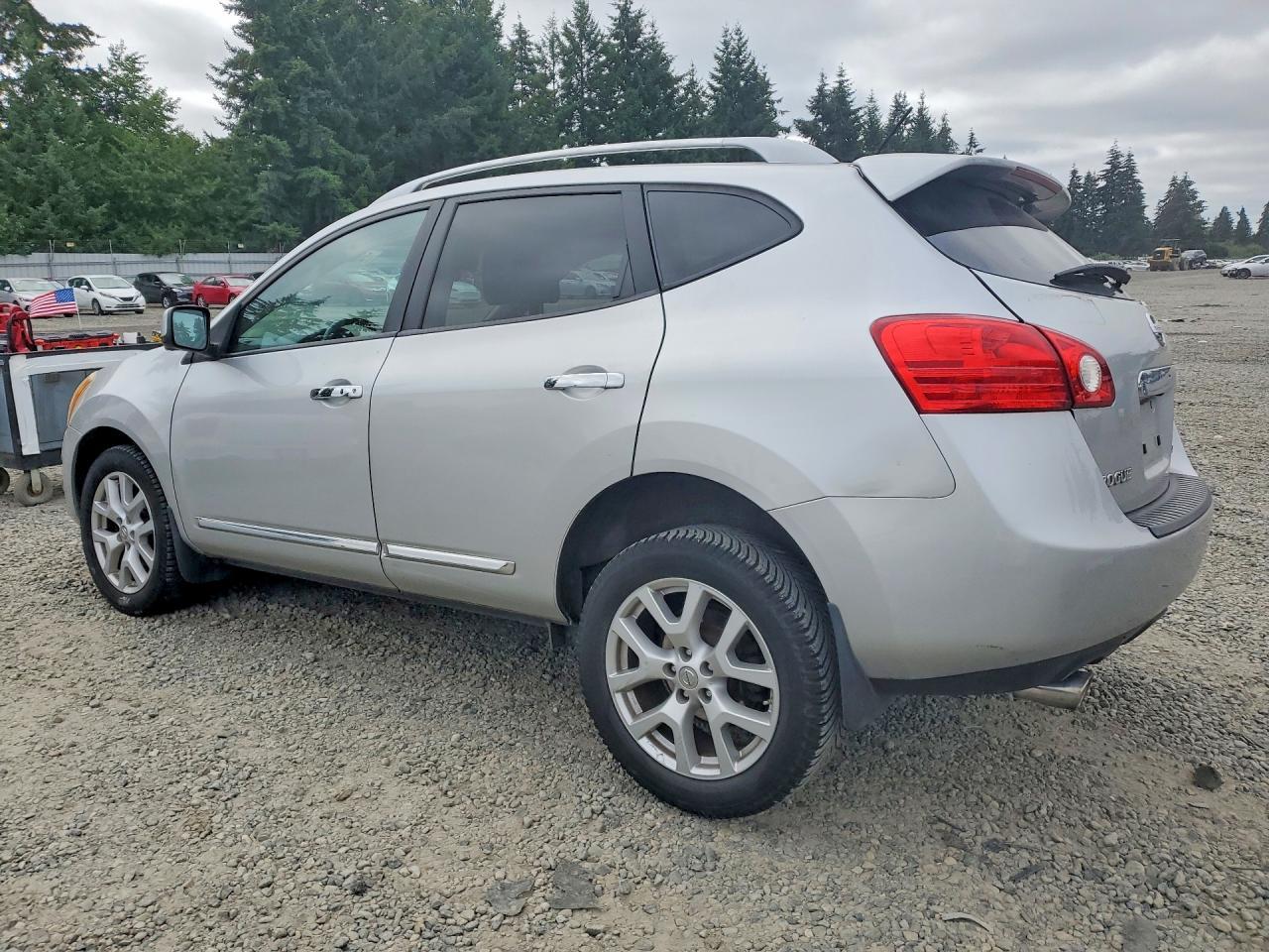 2013 Nissan Rogue S - Фото 2