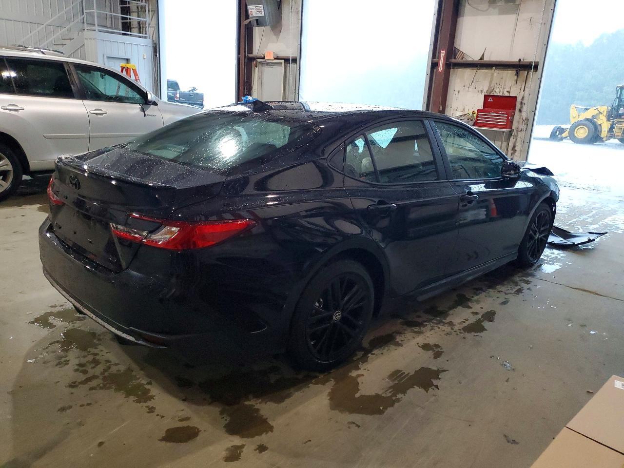 2026 Toyota Camry Se - Image 3