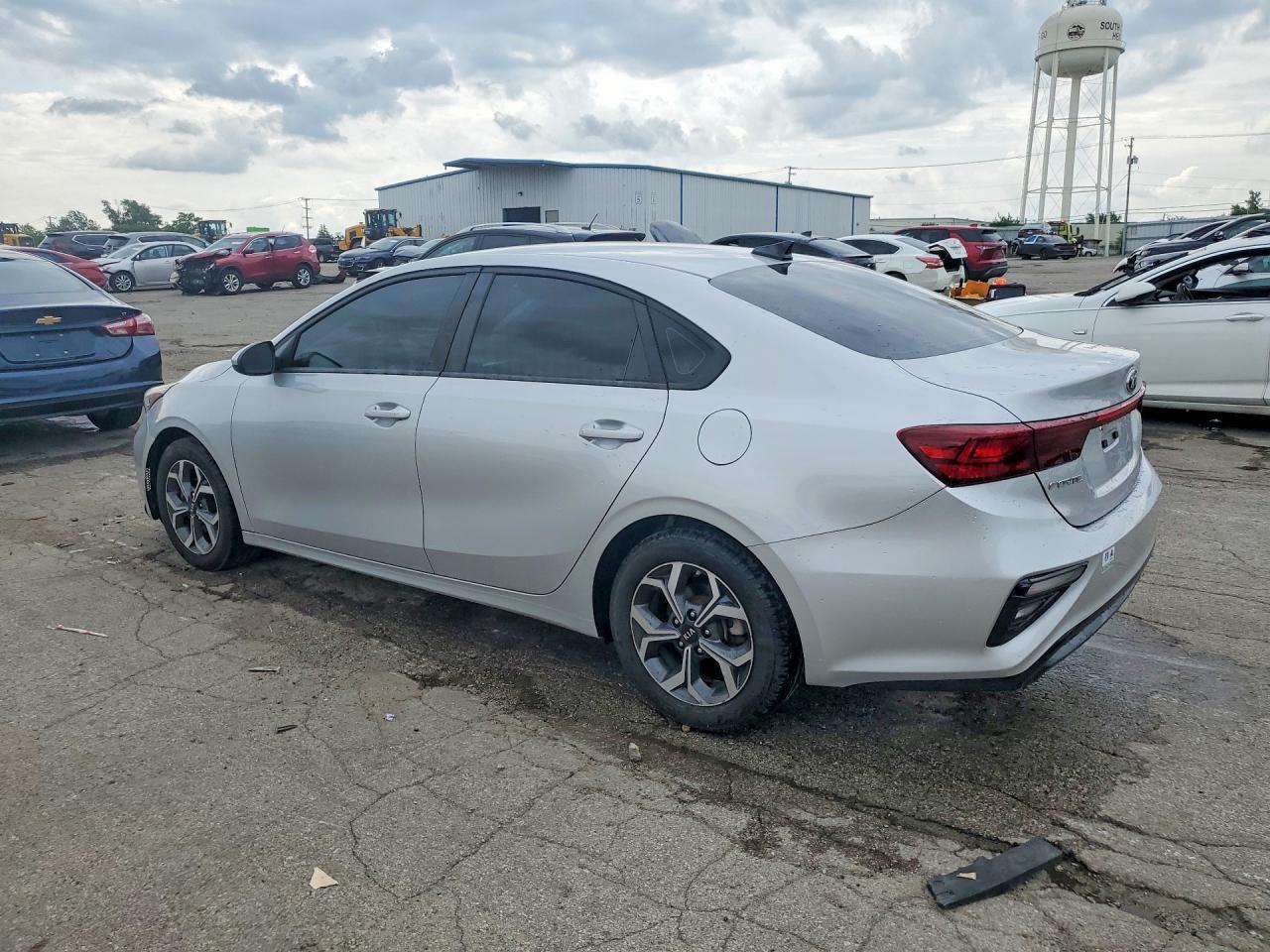 2019 Kia Forte Lxs - Фото 2