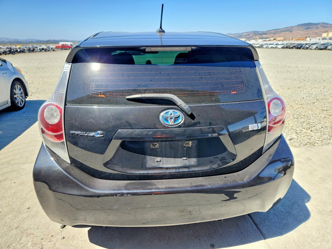 2014 Toyota Prius C Three - Фото 6