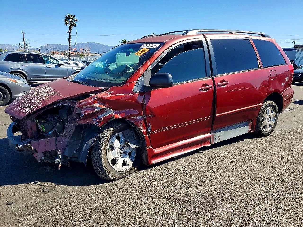 2004 Toyota Sienna Le 8 Passenger