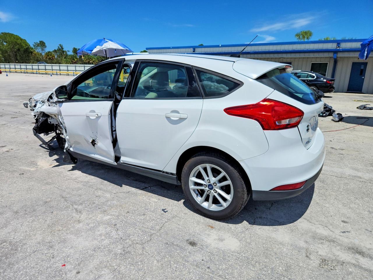 2018 Ford Focus Se - Image 2