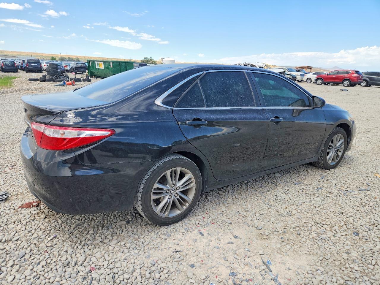 2017 Toyota Camry Se - Фото 3