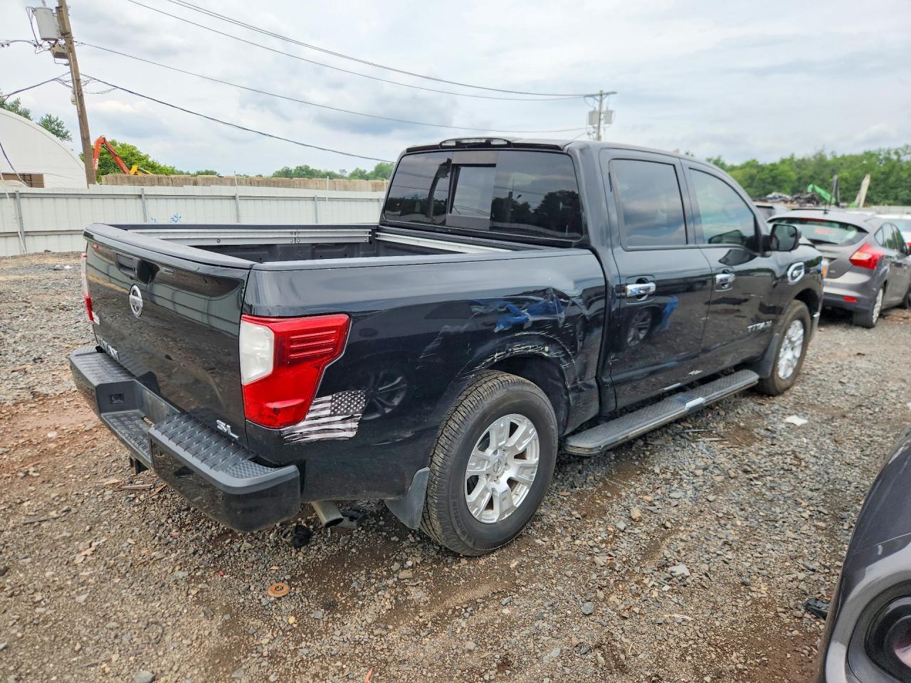 2017 Nissan Titan S - Фото 3