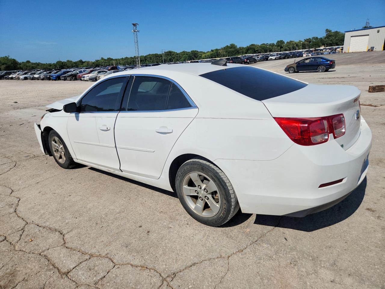 2015 Chevrolet Malibu Ls - Фото 2