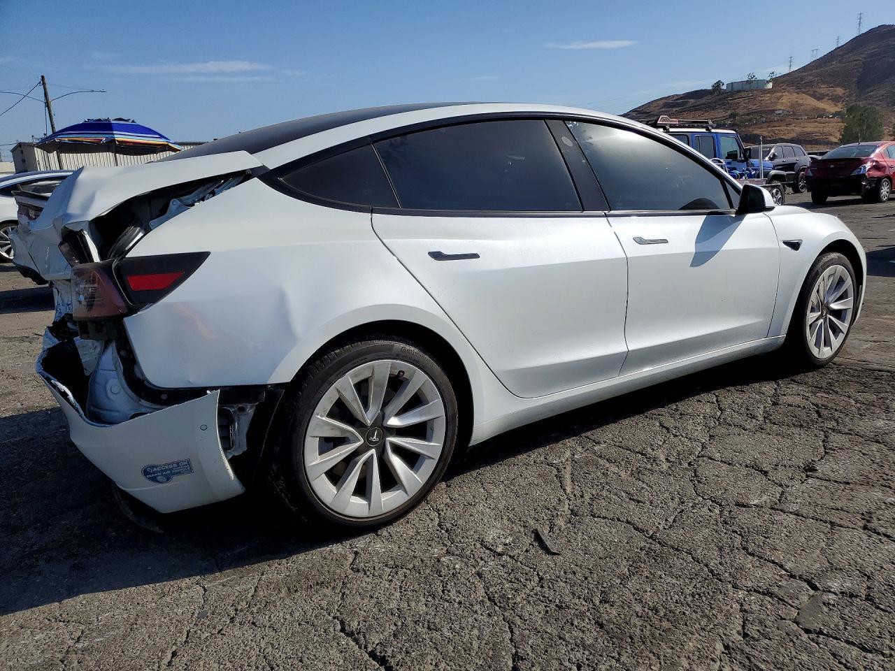 2021 Tesla Model 3 - Image 3