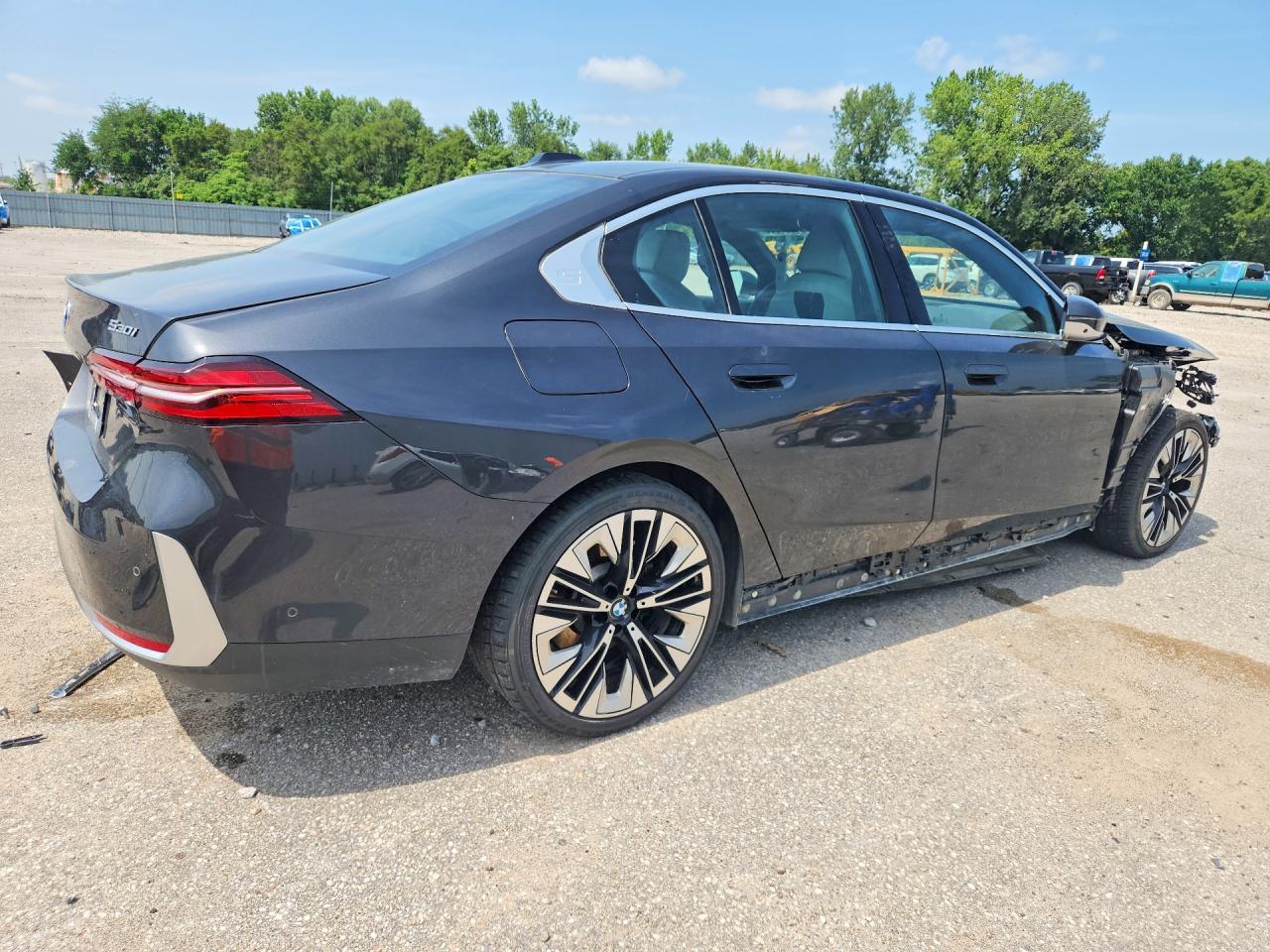 2024 BMW 530 Xi - Фото 3