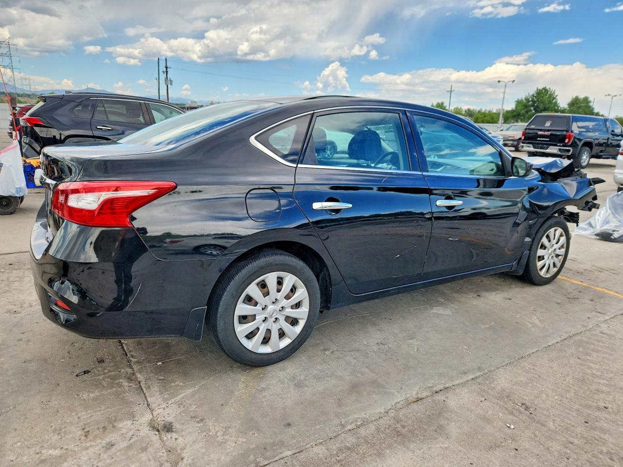 2018 Nissan Sentra S - Фото 3