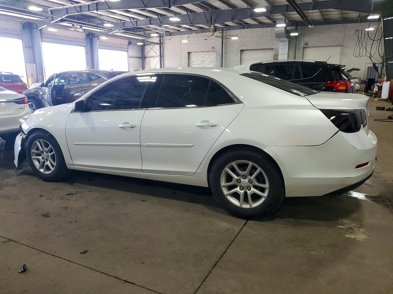 2015 Chevrolet Malibu 1Lt - Image 2