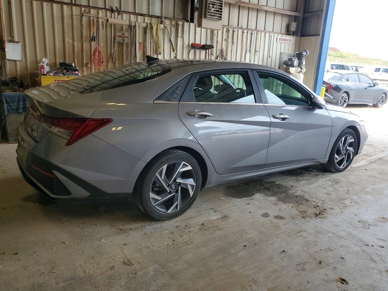 2024 Hyundai Elantra Sel - Фото 3