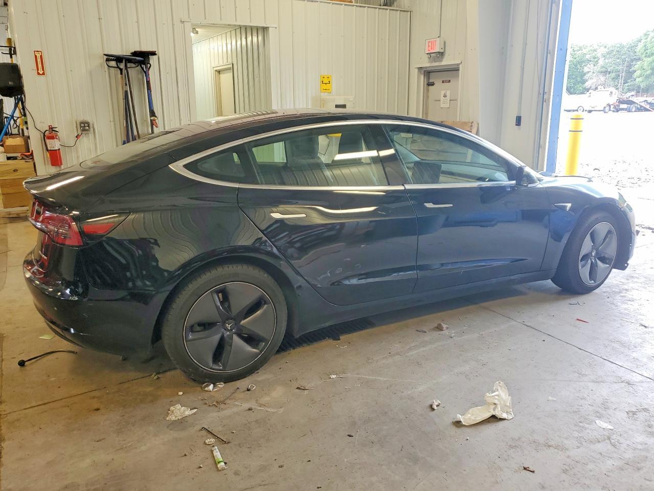 2018 Tesla Model 3 - Image 3