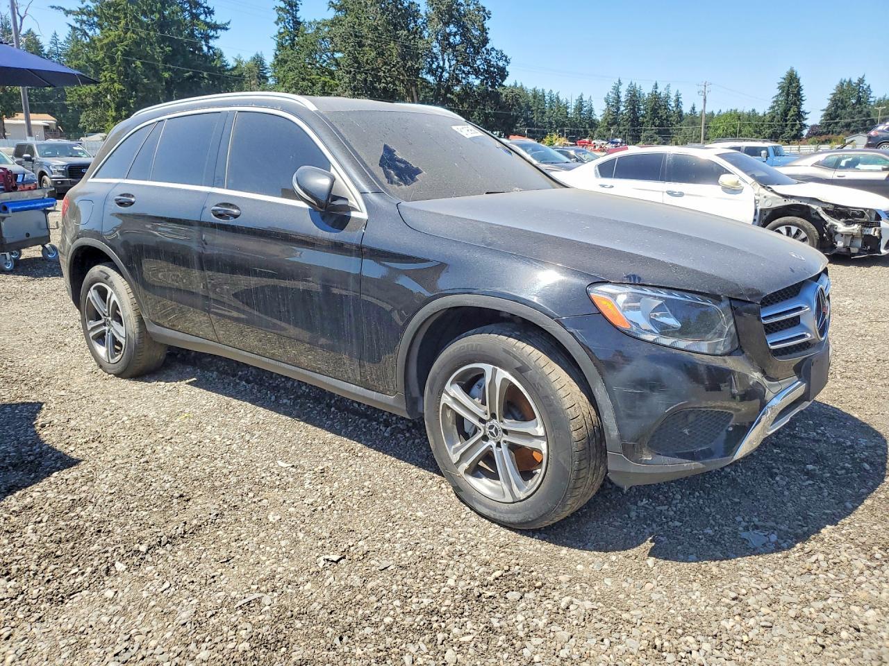 2017 Mercedes-Benz Glc 300 4Matic - Фото 4