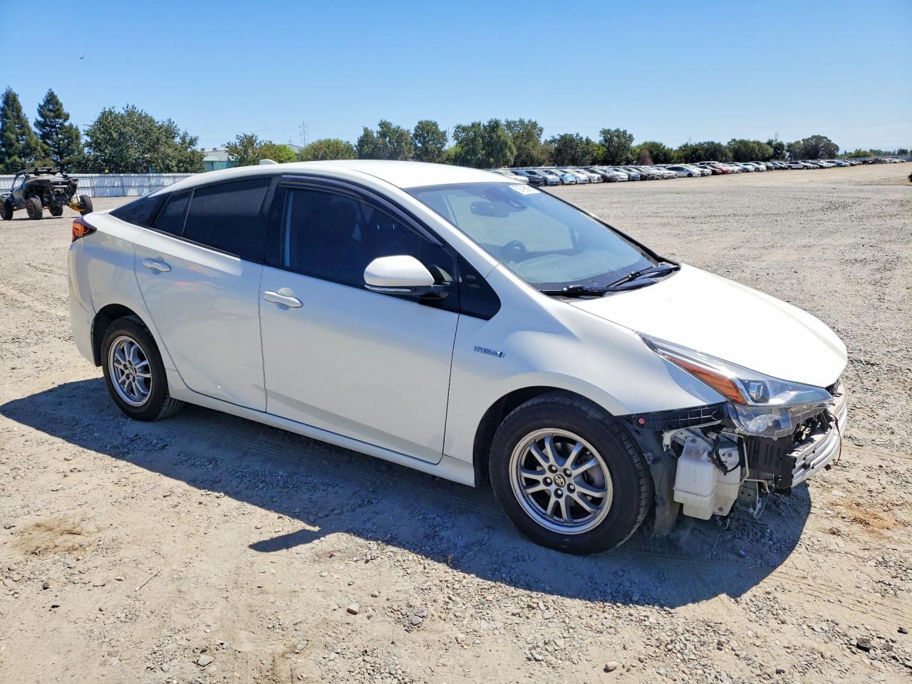 2020 Toyota Prius Le - Image 4