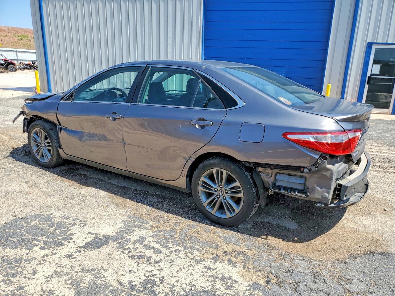2017 Toyota Camry Se - Image 2